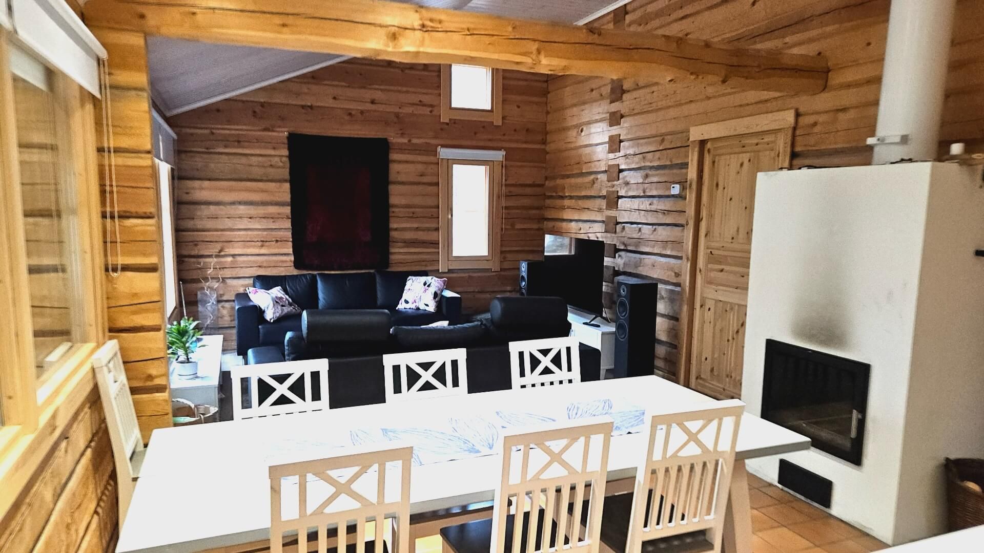 Juohde-mökin olohuone